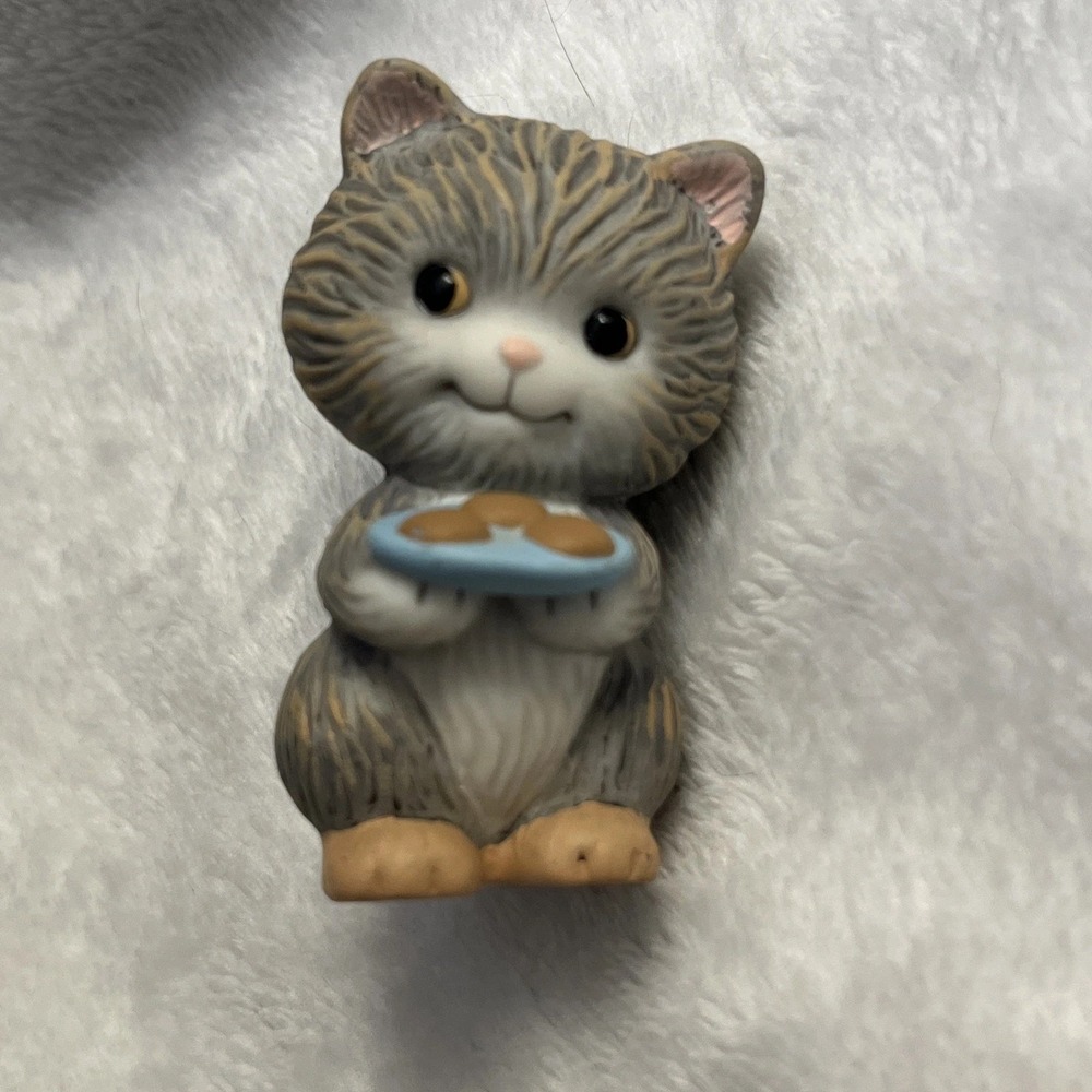 Vtg Avon Gray ~ 2" Cat Kitten With Cookies On Blue Plate 1992